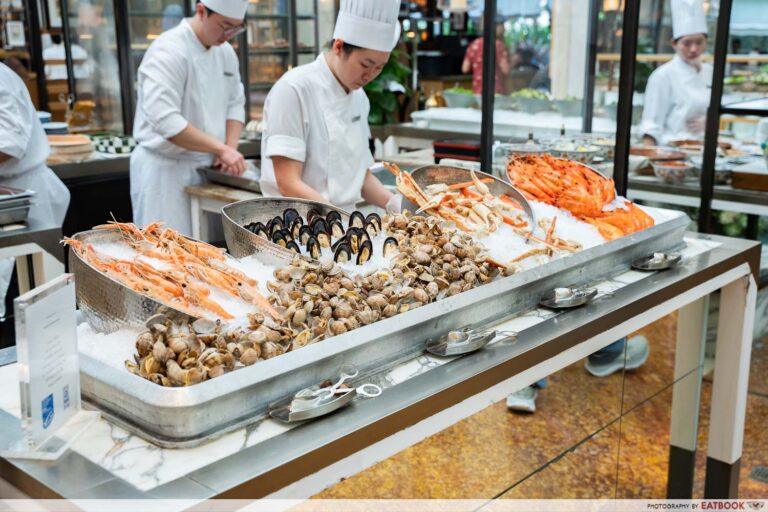 colony-buffet-seafood-intro