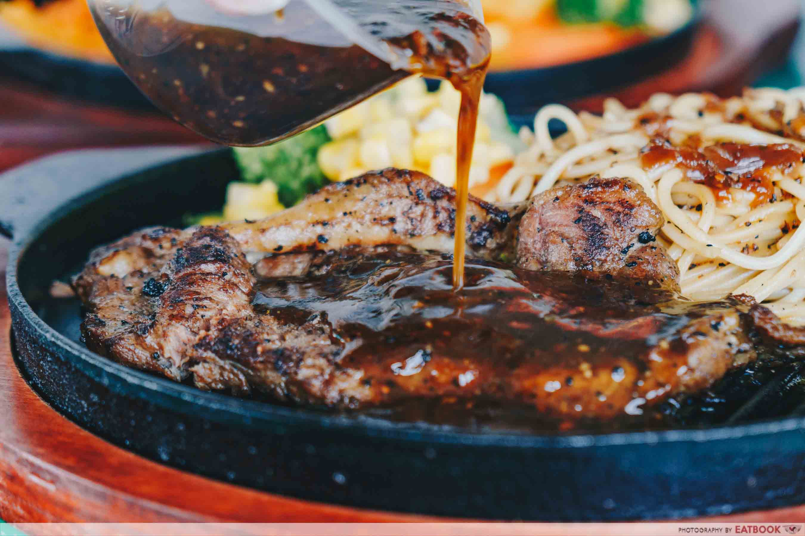 BIG BOYS Sizzling - NZ sirloin steak