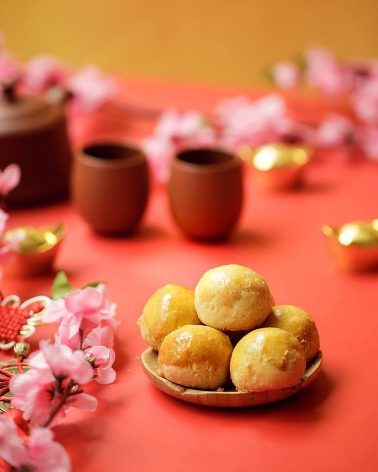 IRVINS Salted Egg Yolk Pineapple Tarts