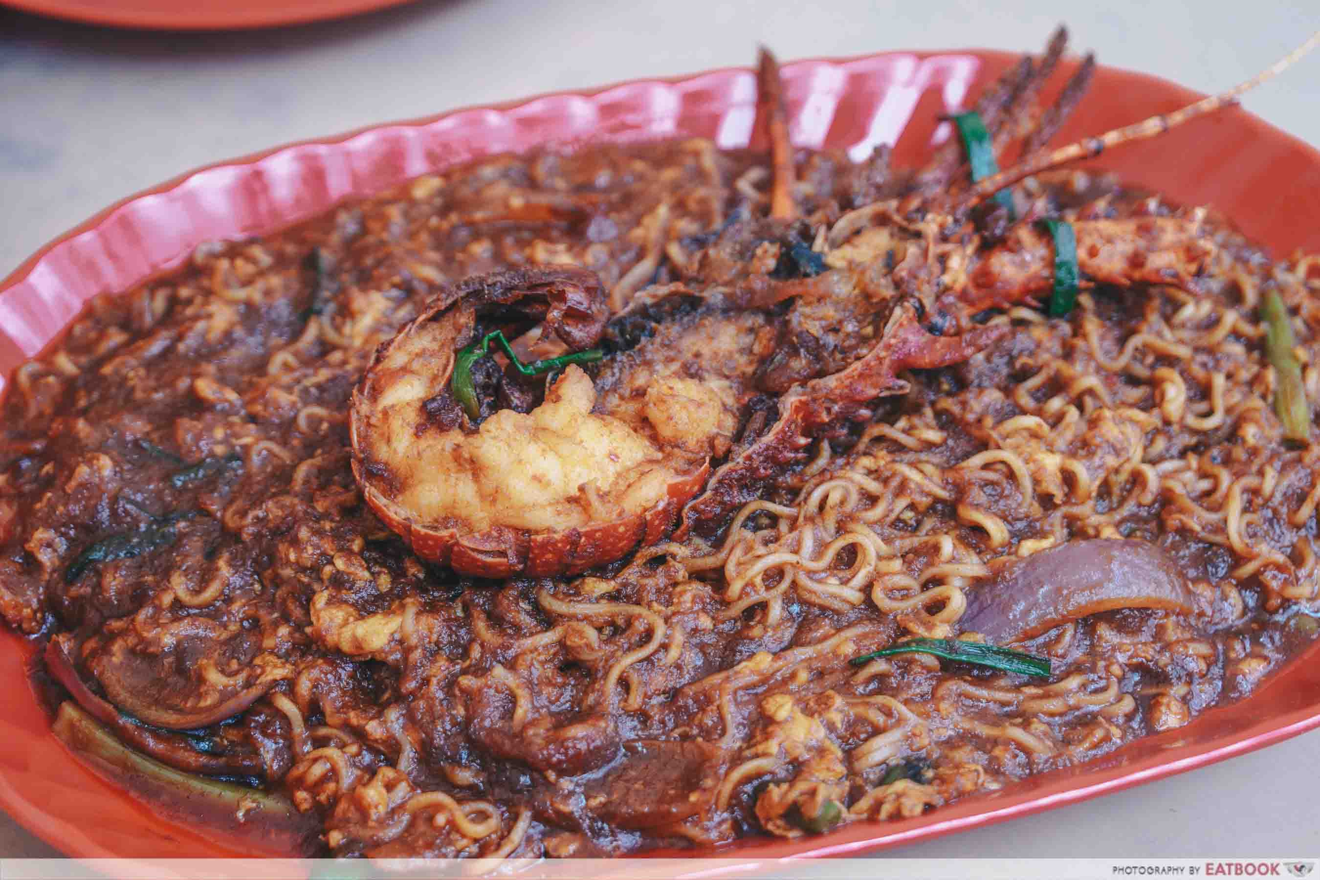 Jom Makan BBQ Seafood Review: Lobster Maggi Goreng With Chilli Crab