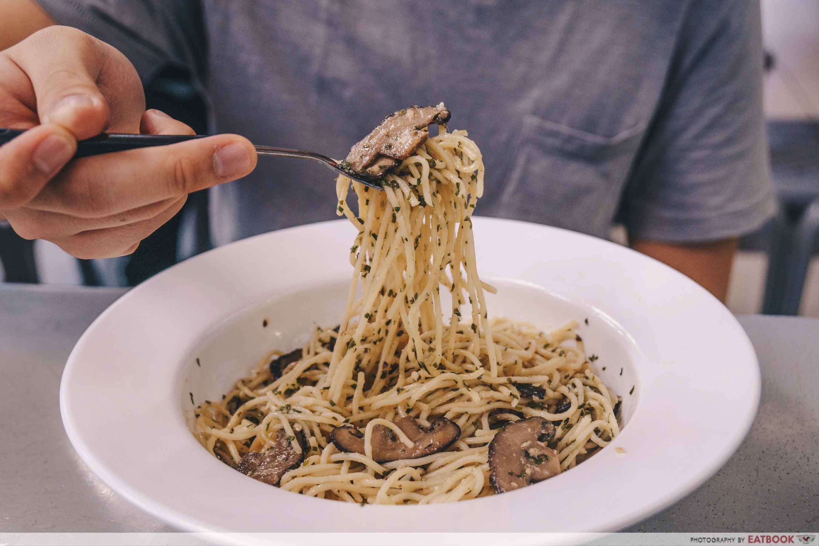 Strands and Grains Aglio olio pull