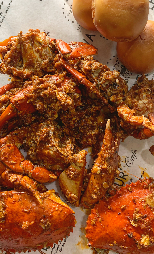 johor-bahru-seafood-restaurants-Leva-Leur-Cafe-chilli-crab