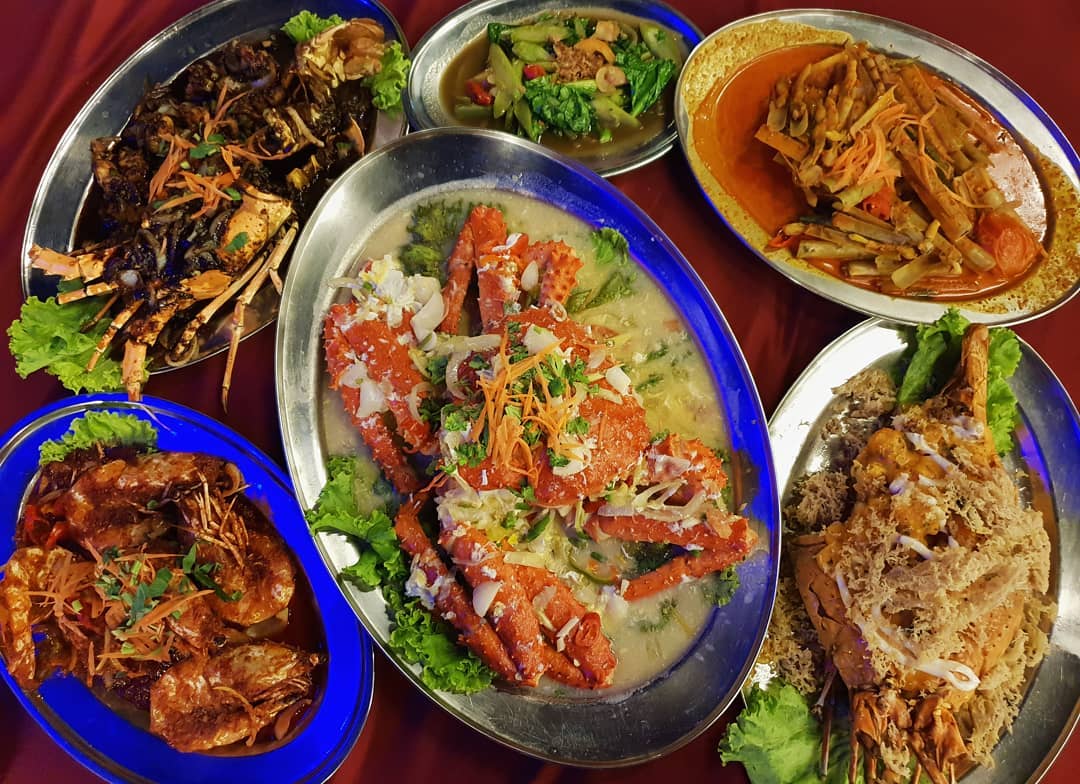 johor-bahru-seafood-restaurants-anjung-Senibong-Malay-Seafood-flatlay