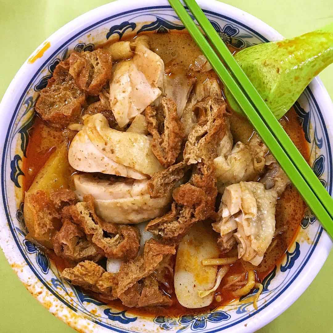 popular hawker stalls heng kee curry chicken noodle