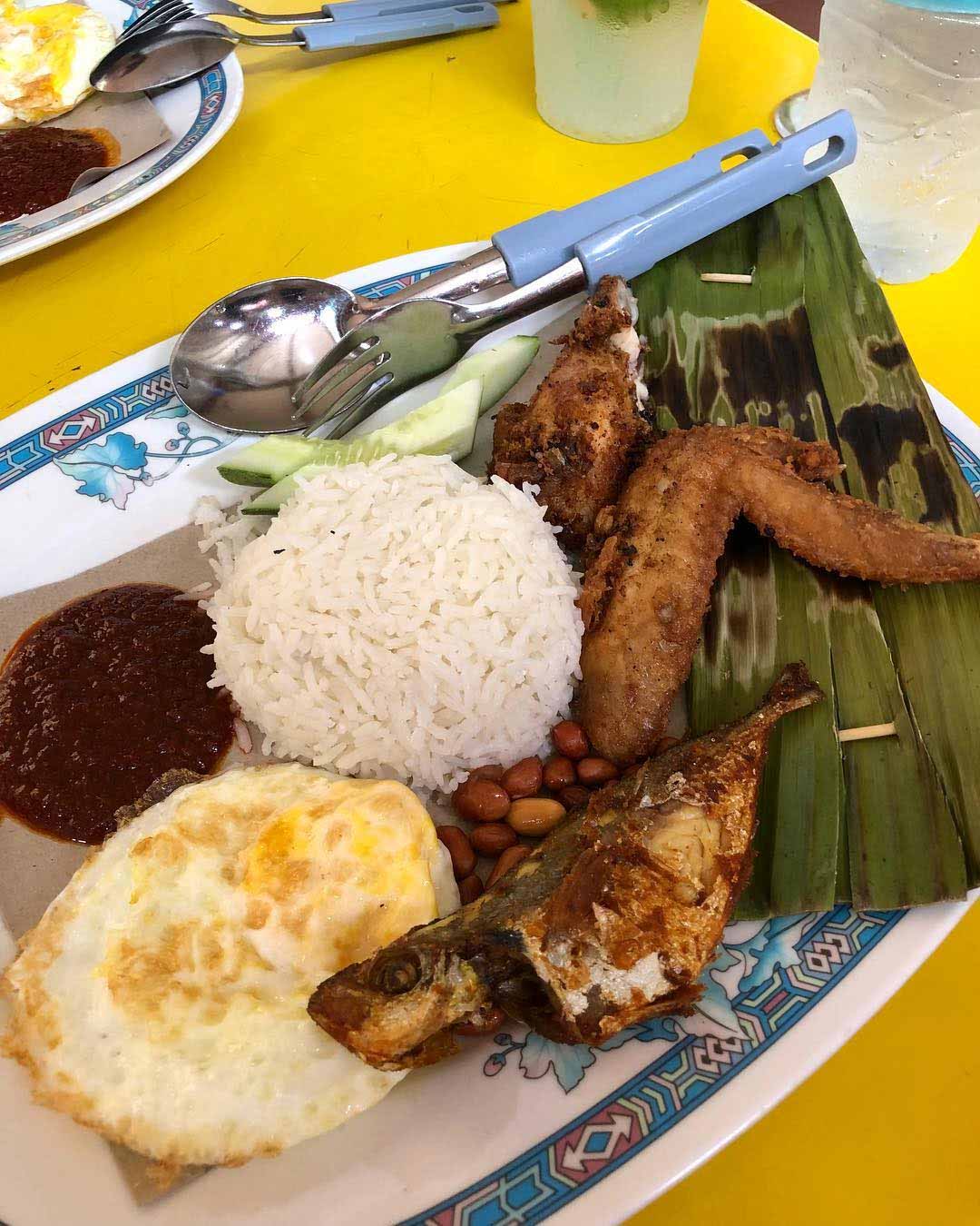 popular hawker stalls selera rasa nasi lemak