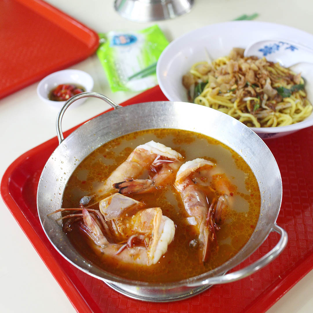 popular hawker stalls wah kee big prawn noodles