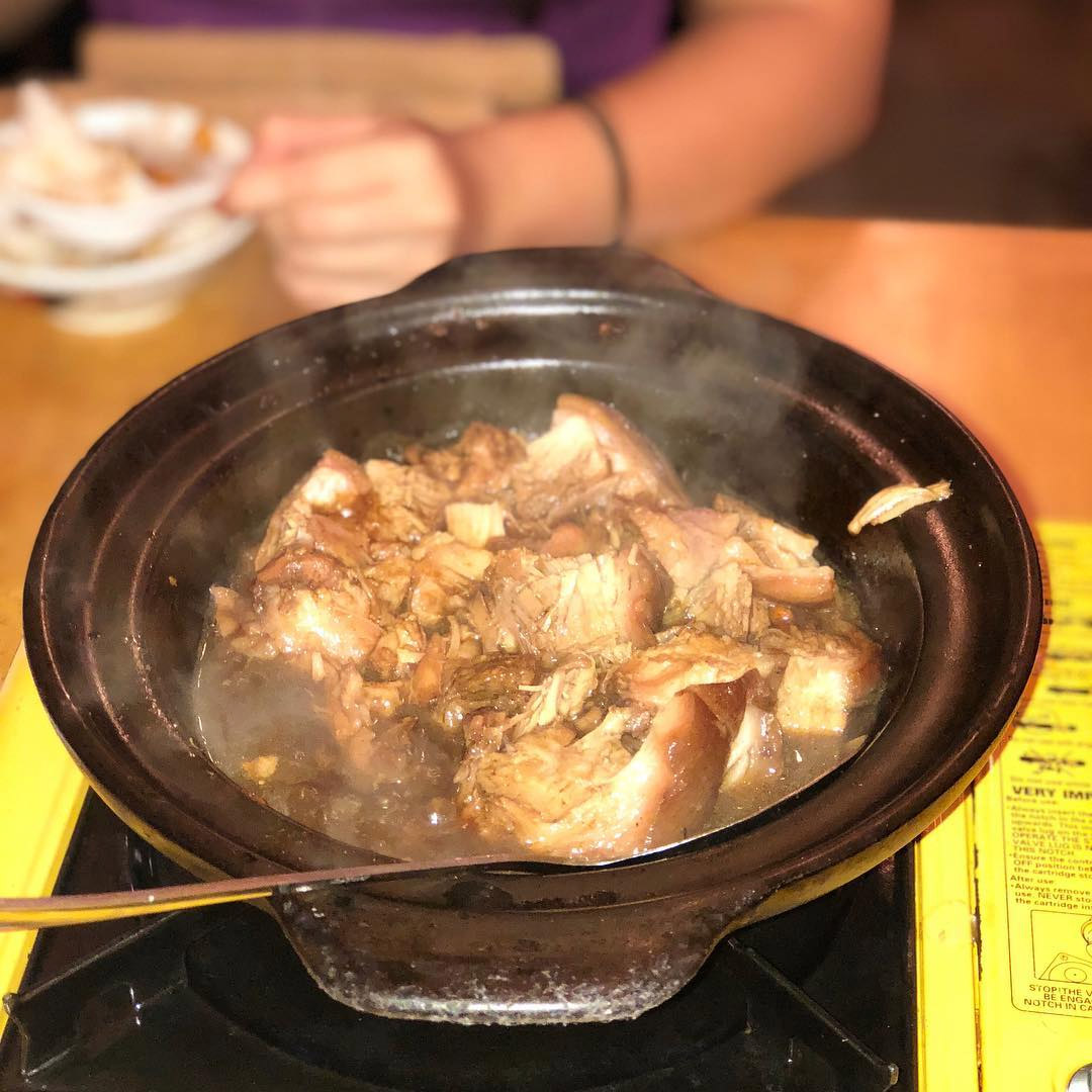 the champ kitchen claypot pork knuckle