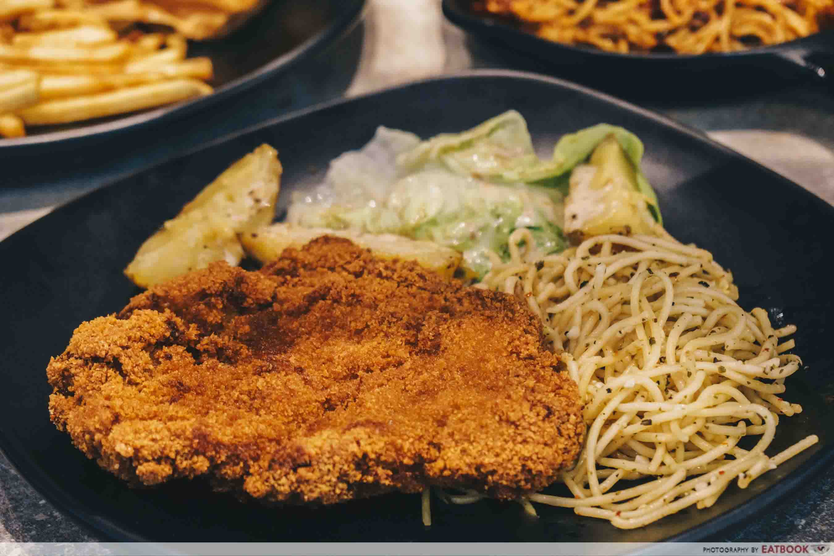 Roger's Kitchen jumbo chicken cutlet