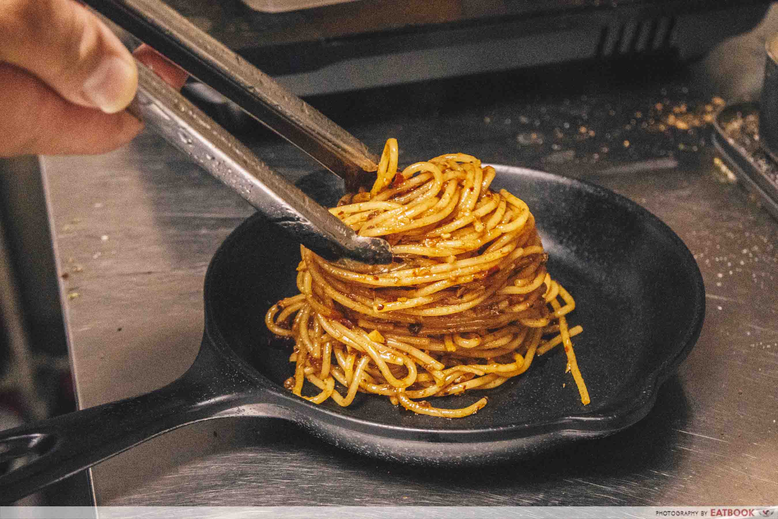 Roger's Kitchen ma la pasta plating