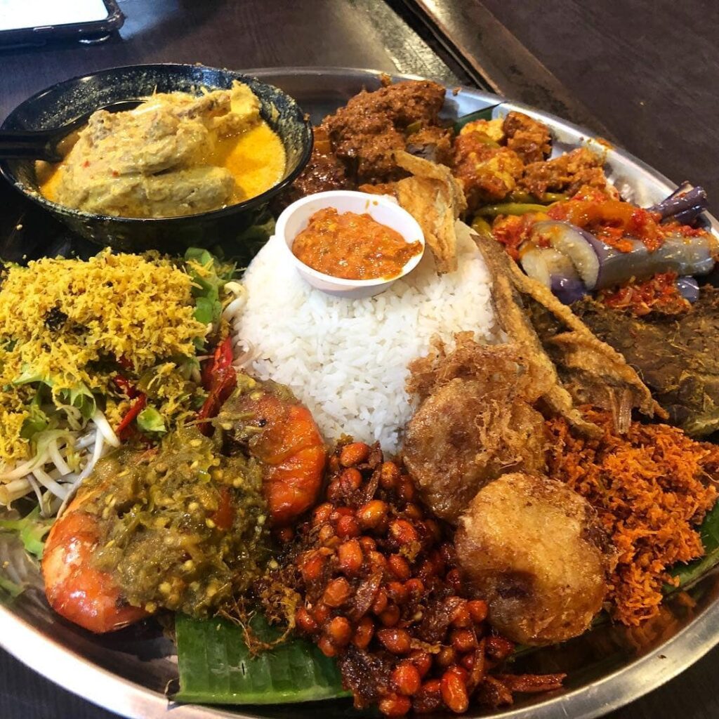 6 Xxl Nasi Ambeng With Rendang And Curry Chicken For Your Next