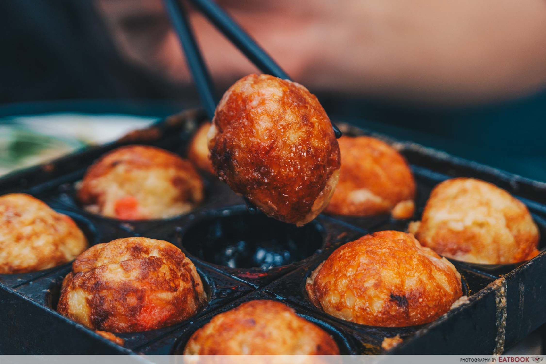 Kushikatsu Tanaka - Takoyaki Closeup