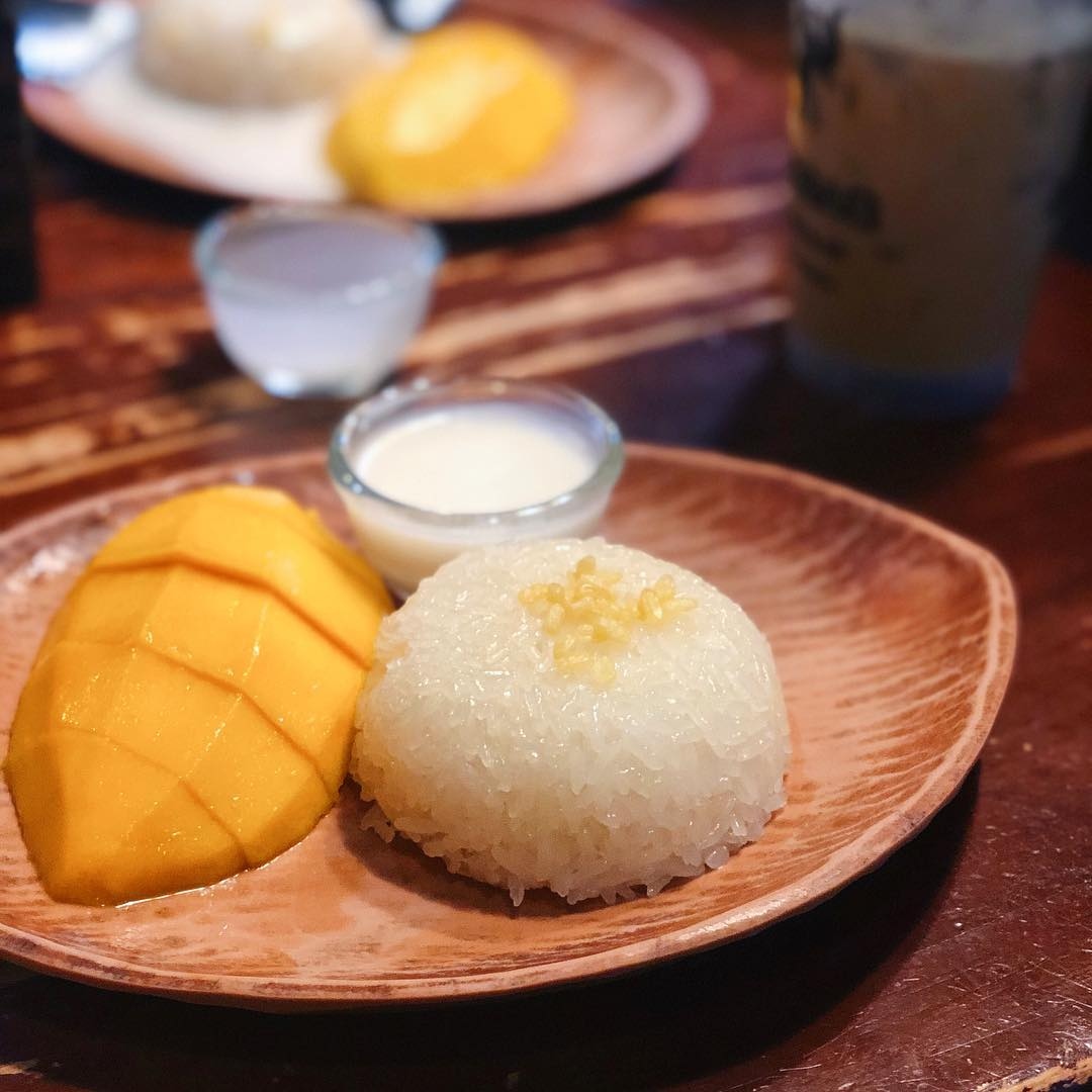 mango sticky rice amphawa