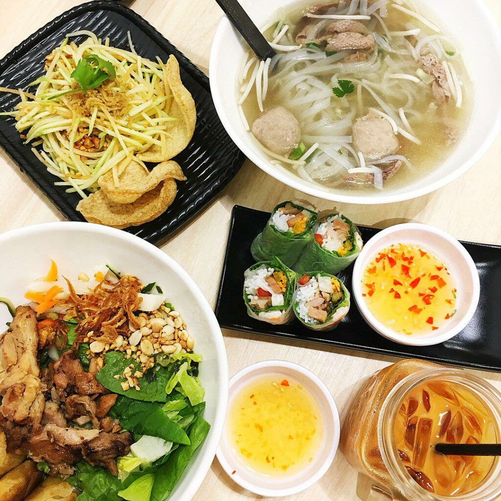 13 Halal Food Places At Jewel Changi Airport Serving Burgers, Thai Food