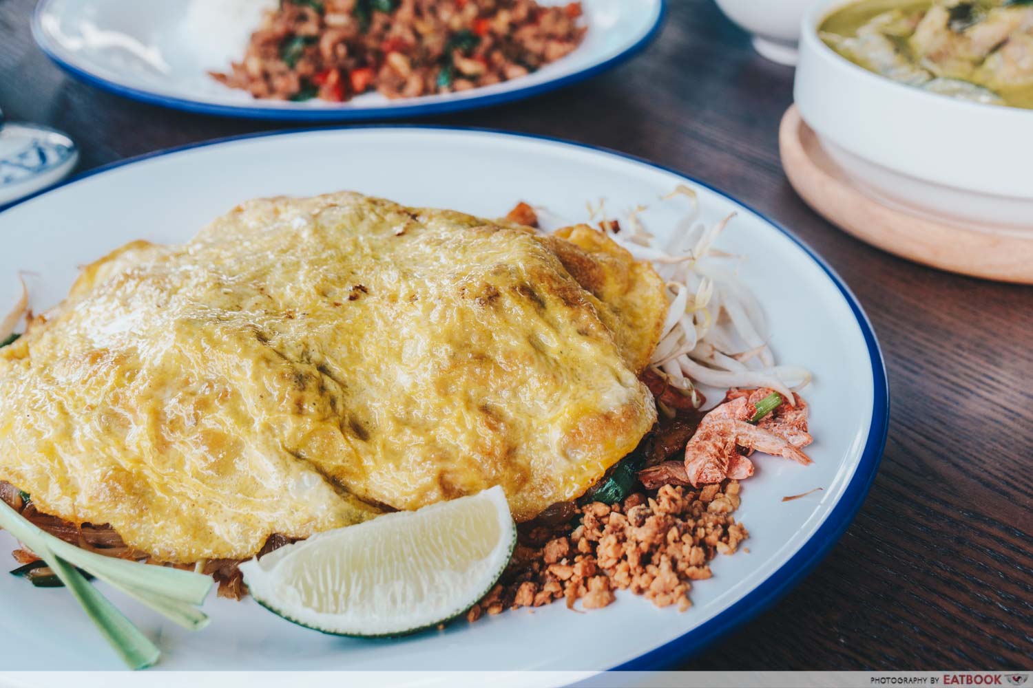 Penguin's Kitchen - Stir Fried Noodles with Prawn, pad thai