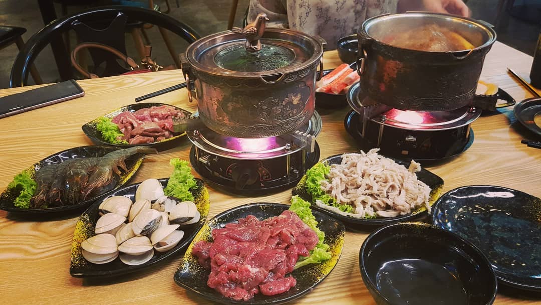 15 Lakeside Food Spots To Fuel Up At After Exploring The New Lakeside