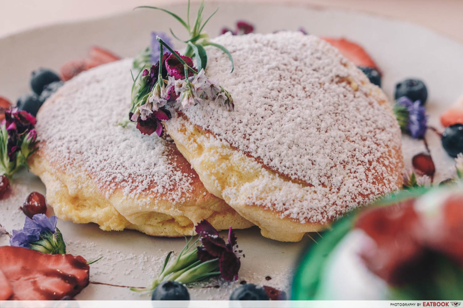 Cafe De Nicole's Flower - Souffle Pancake Closeup