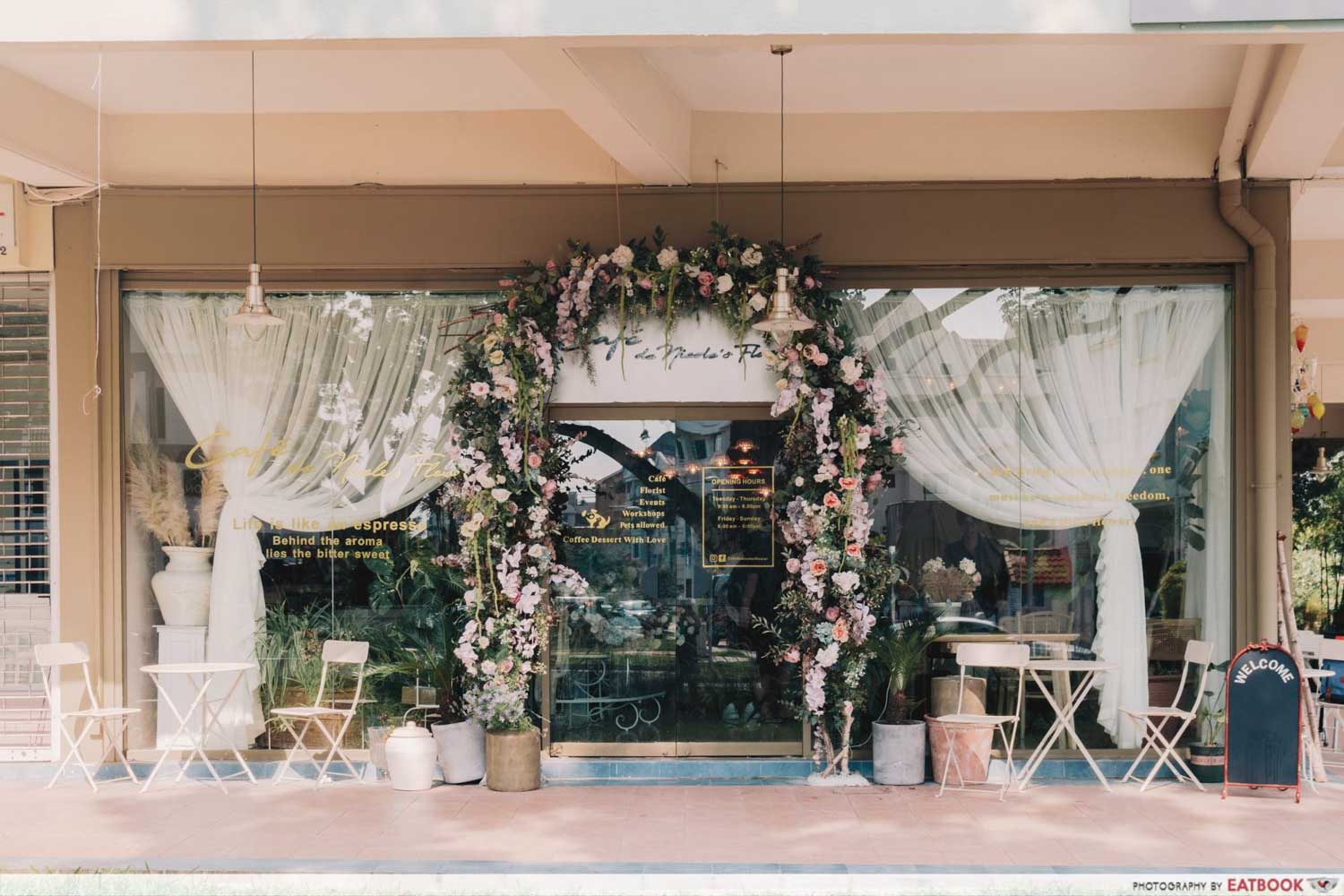 Cafe De Nicole's Flower - Storefront