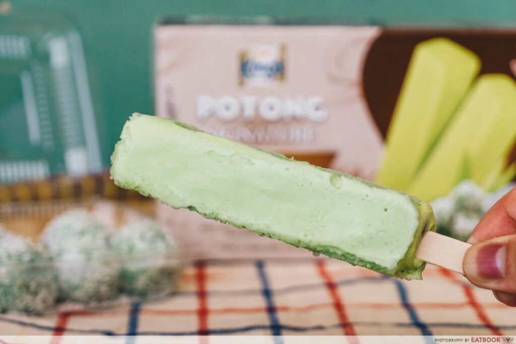 Reacly Ondeh-Ondeh Potong Ice-Cream With Treacly Gula Melaka Filling - Eatbook ...