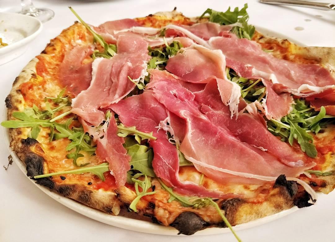 10 Wood-Fired Pizza Restaurants For Delicious Thin Crust Pizza With ...