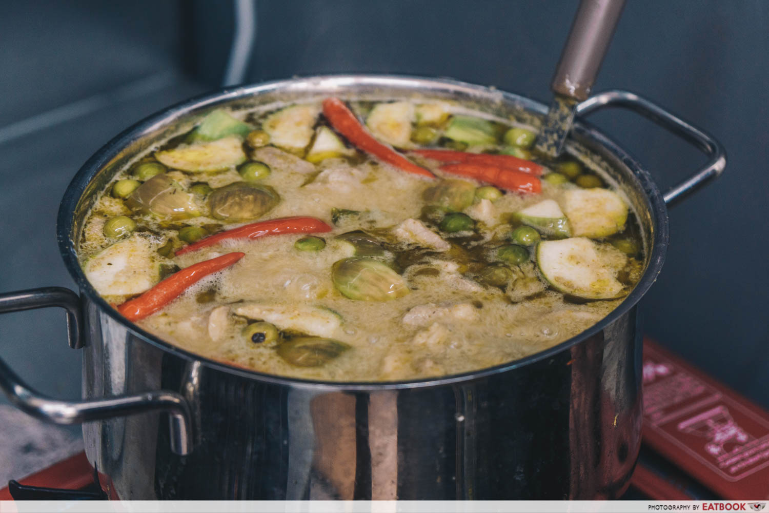 omar's halal thai beef noodles green curry chicken cooking