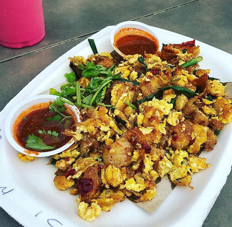 85 fengshan centre bedok 85 fried oyster omelette