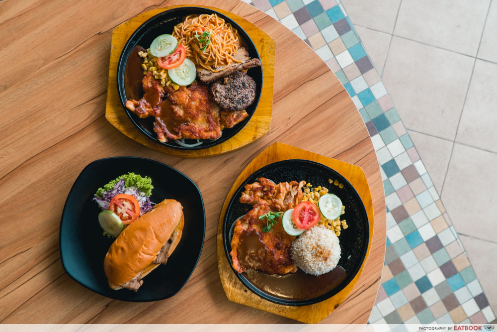 Daburu - flatlay, table of sizzling plate