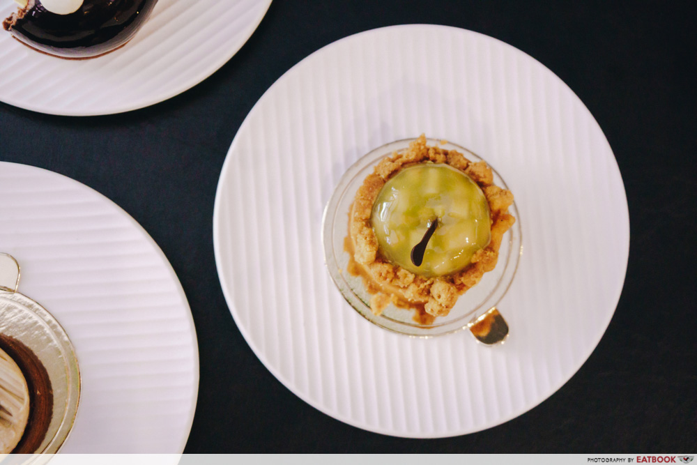 apple almond tart intro