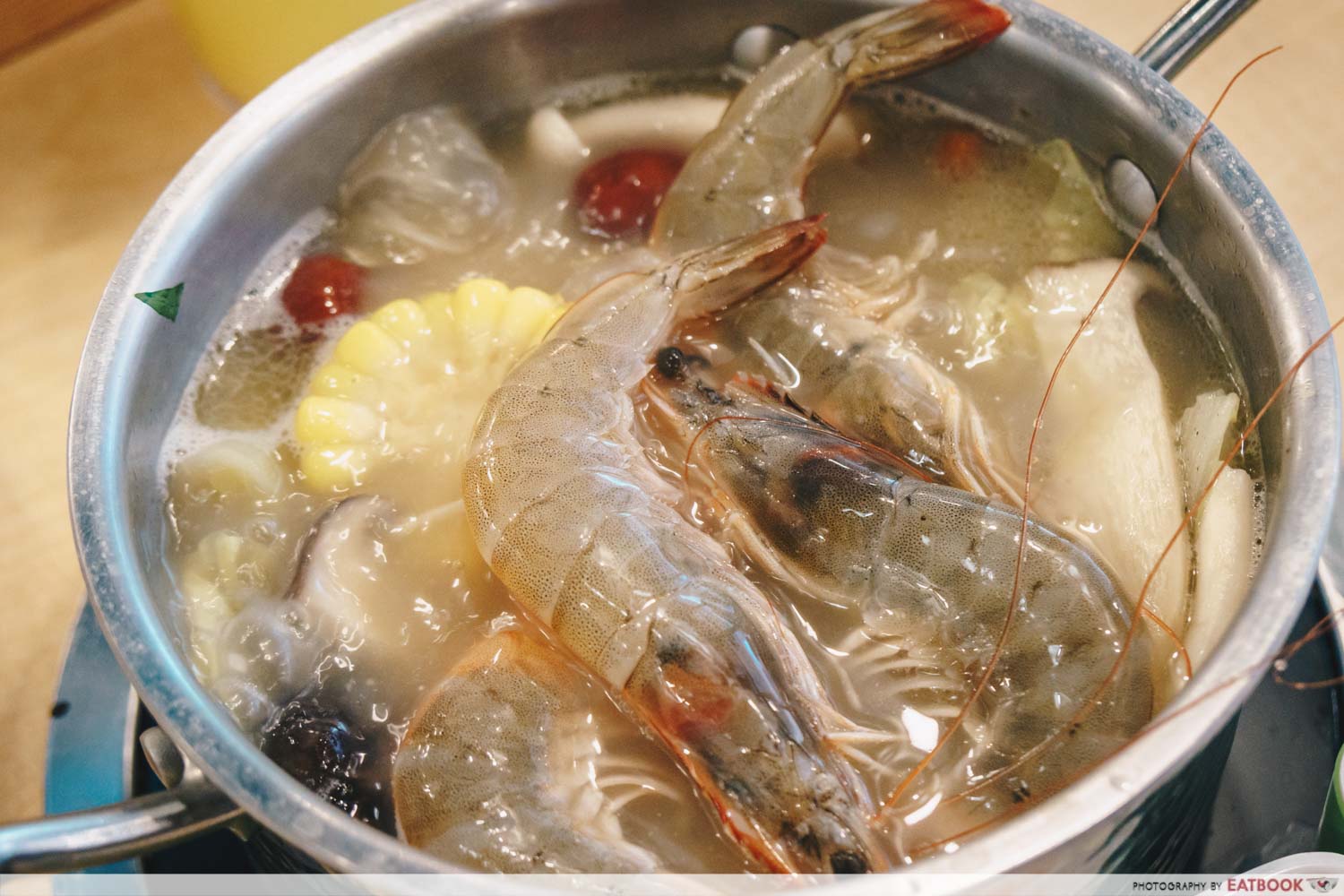 Xiaocaoxiang Steamboat Buffet prawns cooking
