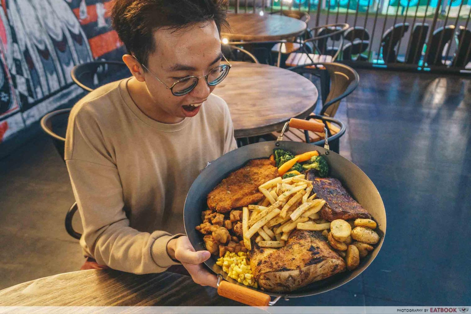 10 XXL Dishes That Are Great For Family Dinners Including Giant Dessert ...