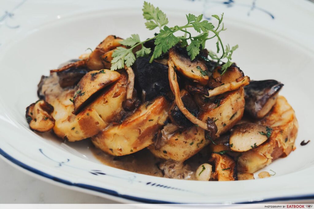 pretzel dumplings with mushrooms 