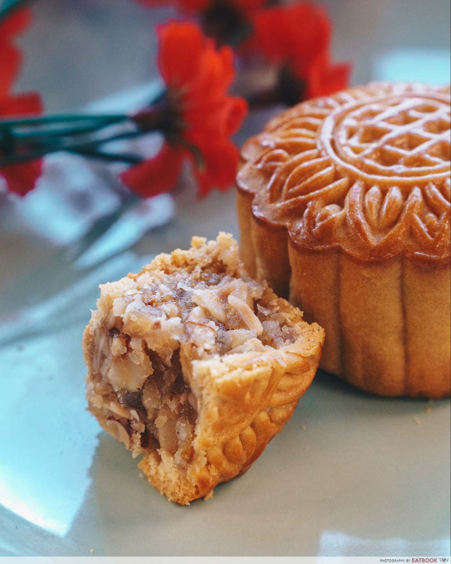 Mooncakes - Caramel mixed nuts