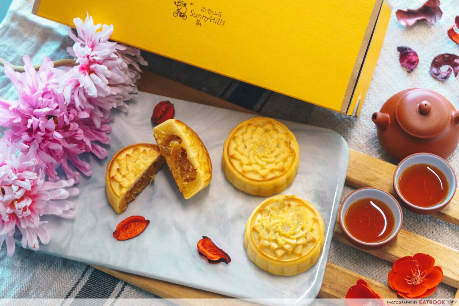 Mooncakes - Pineapple custard