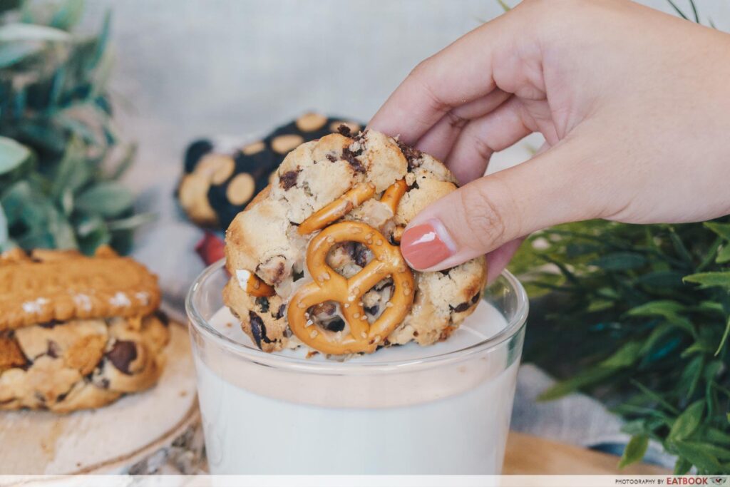 pretzel cookie