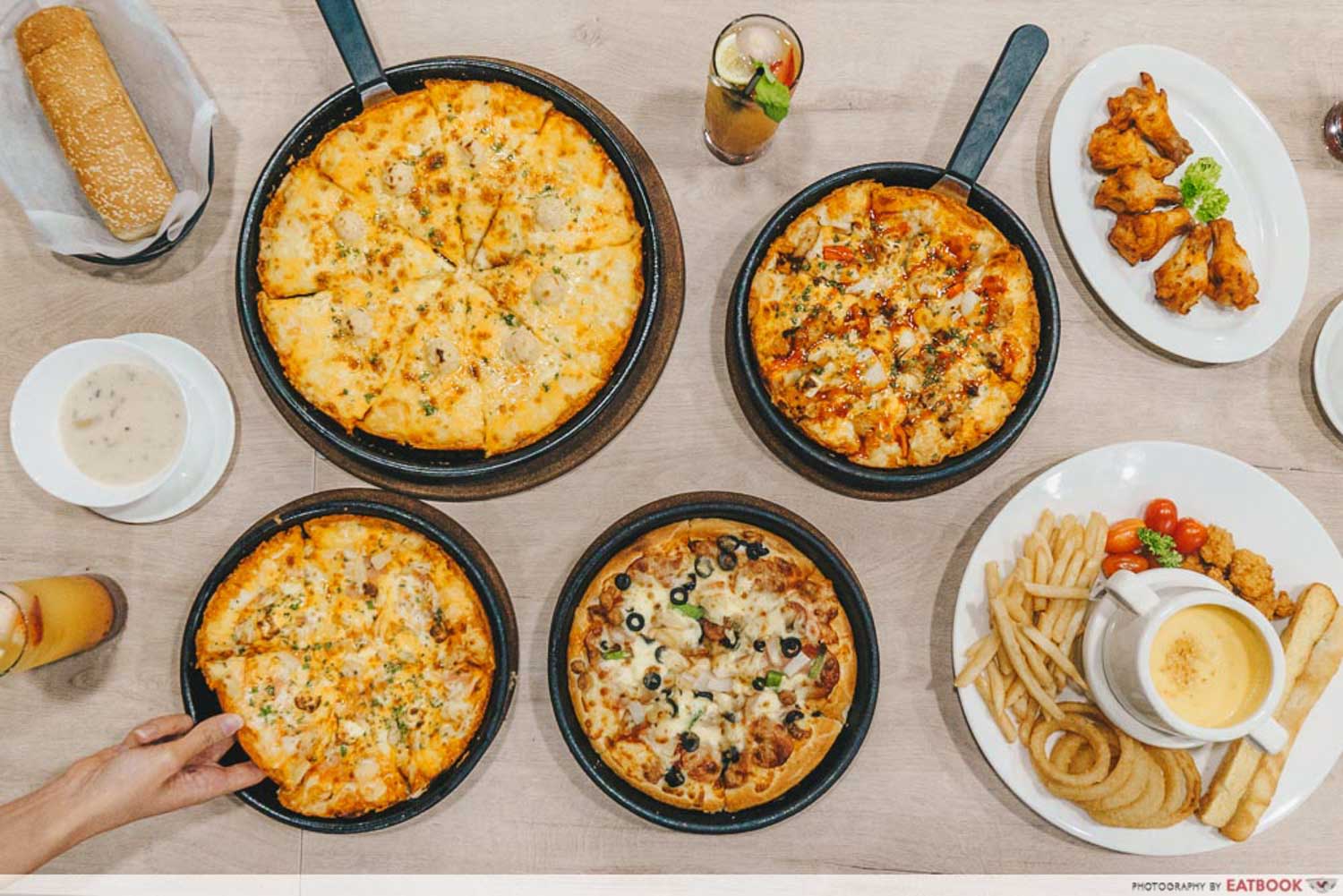 Pizza Hut Brings Back Cheesy 7 S Spicy Chicken Toppings Eatbook Sg New Singapore Restaurant And Street Food Ideas Recommendations