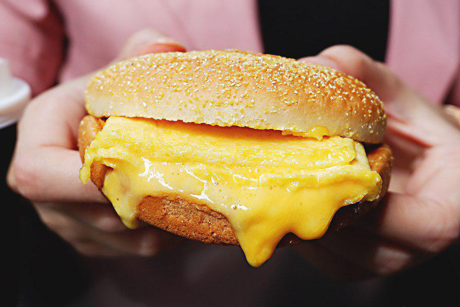 Cheesy Egg Bun