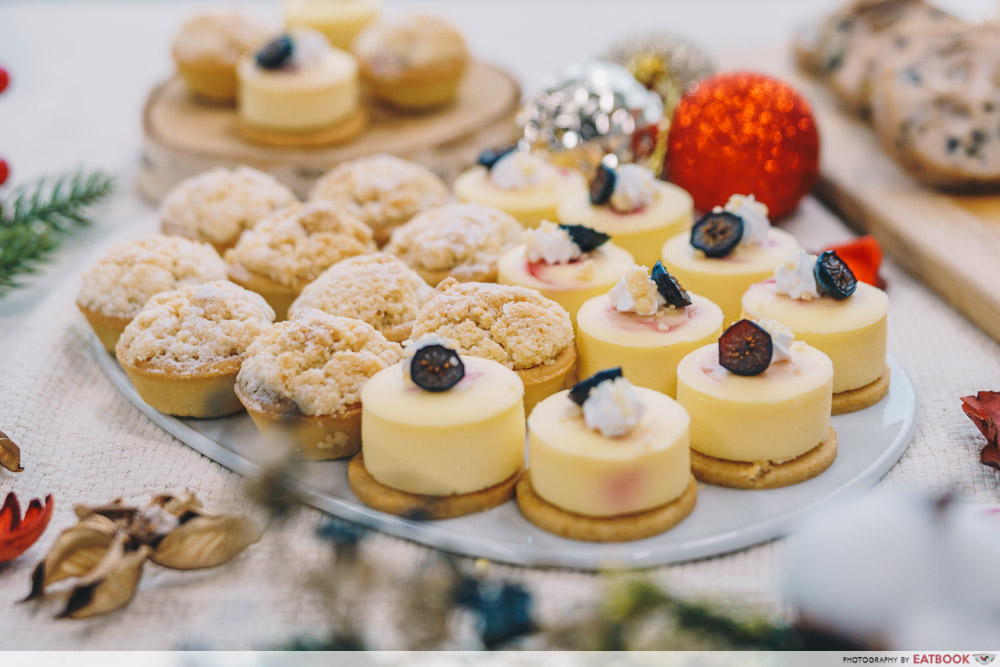 LAVISH Catering - Cheese cake and tarts