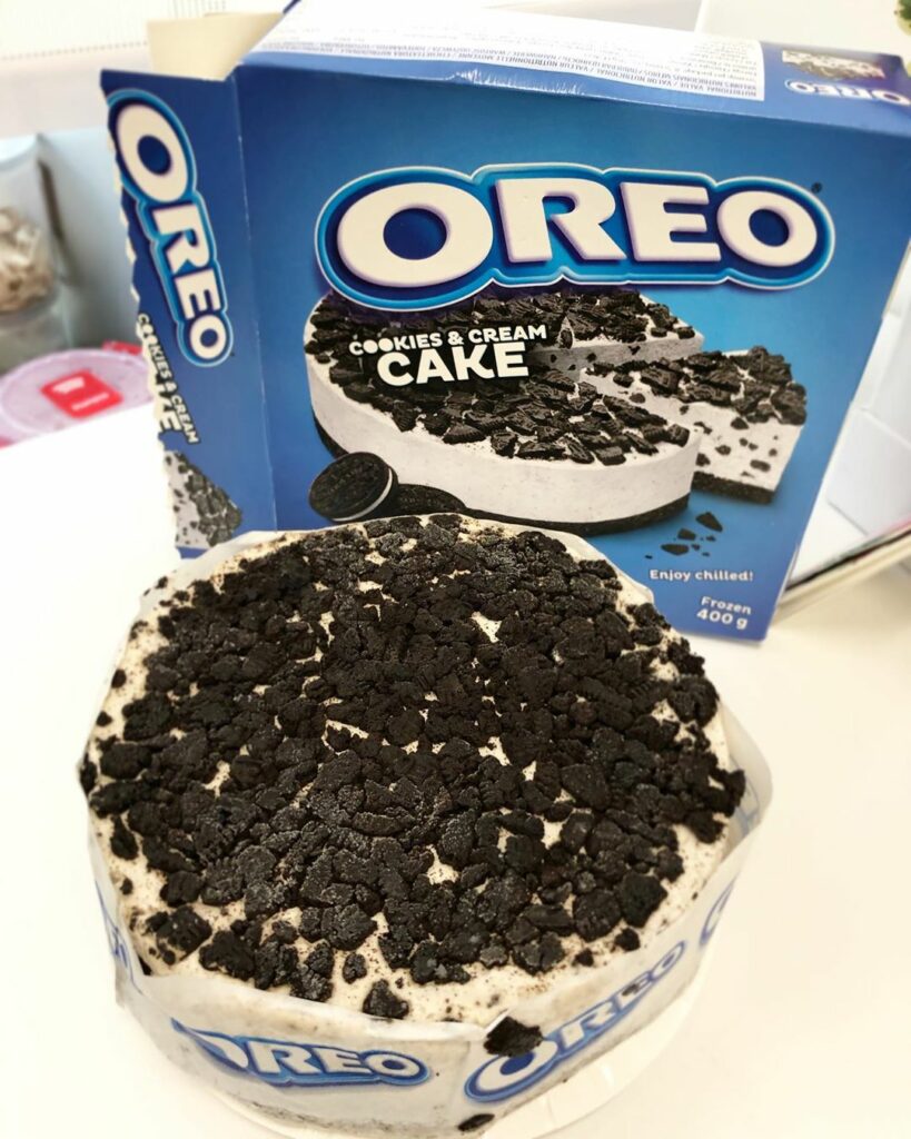 Oreo Cookies & Cream Cake