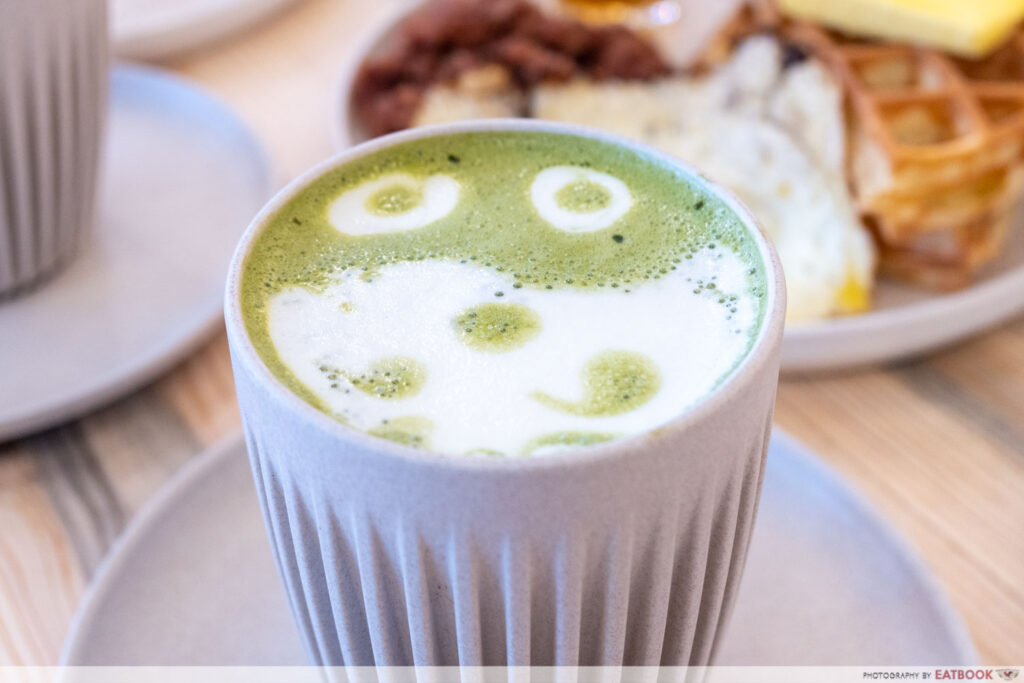 Komma Social Cafe matcha Latte