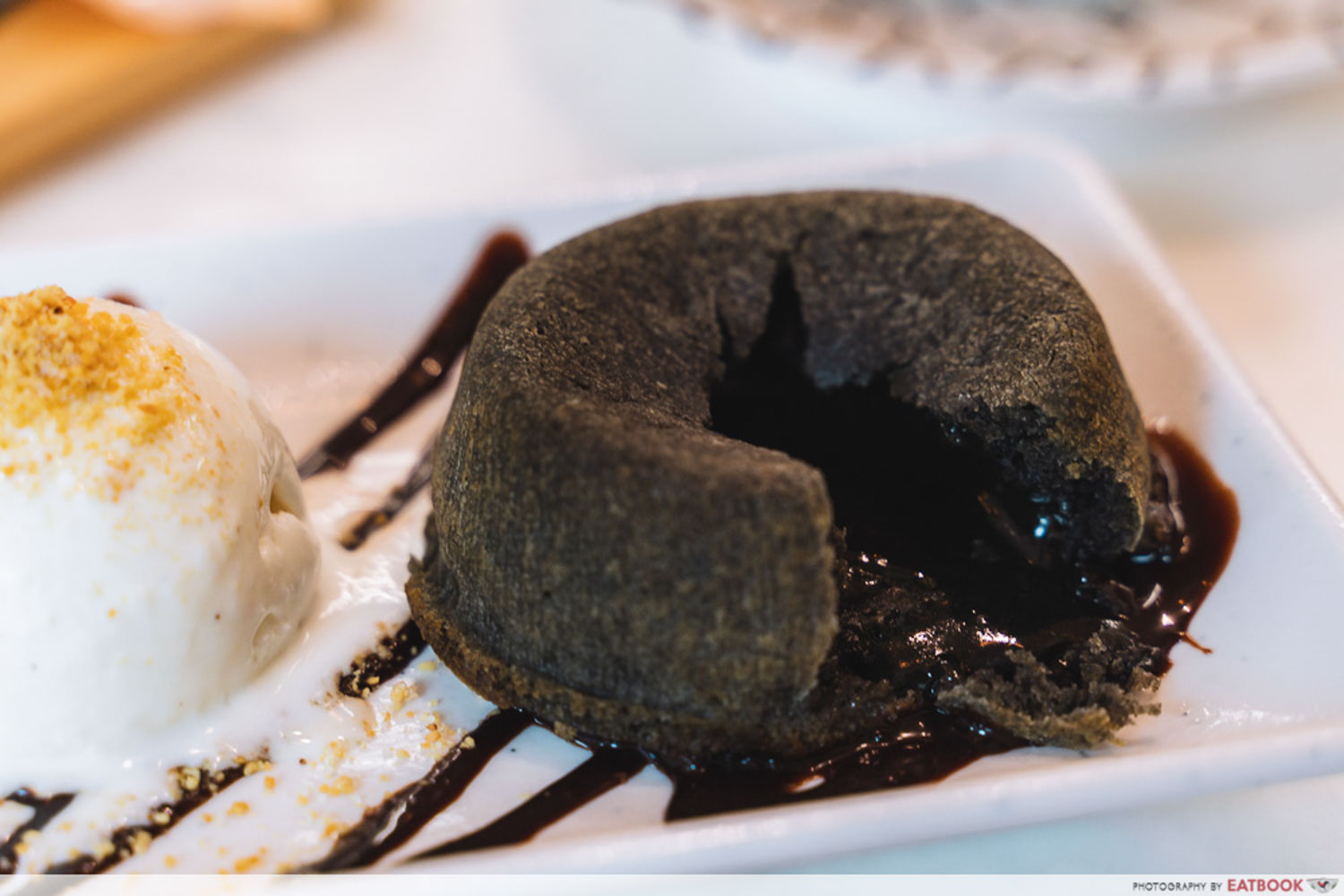 Sushi Plus - Black sesame molten