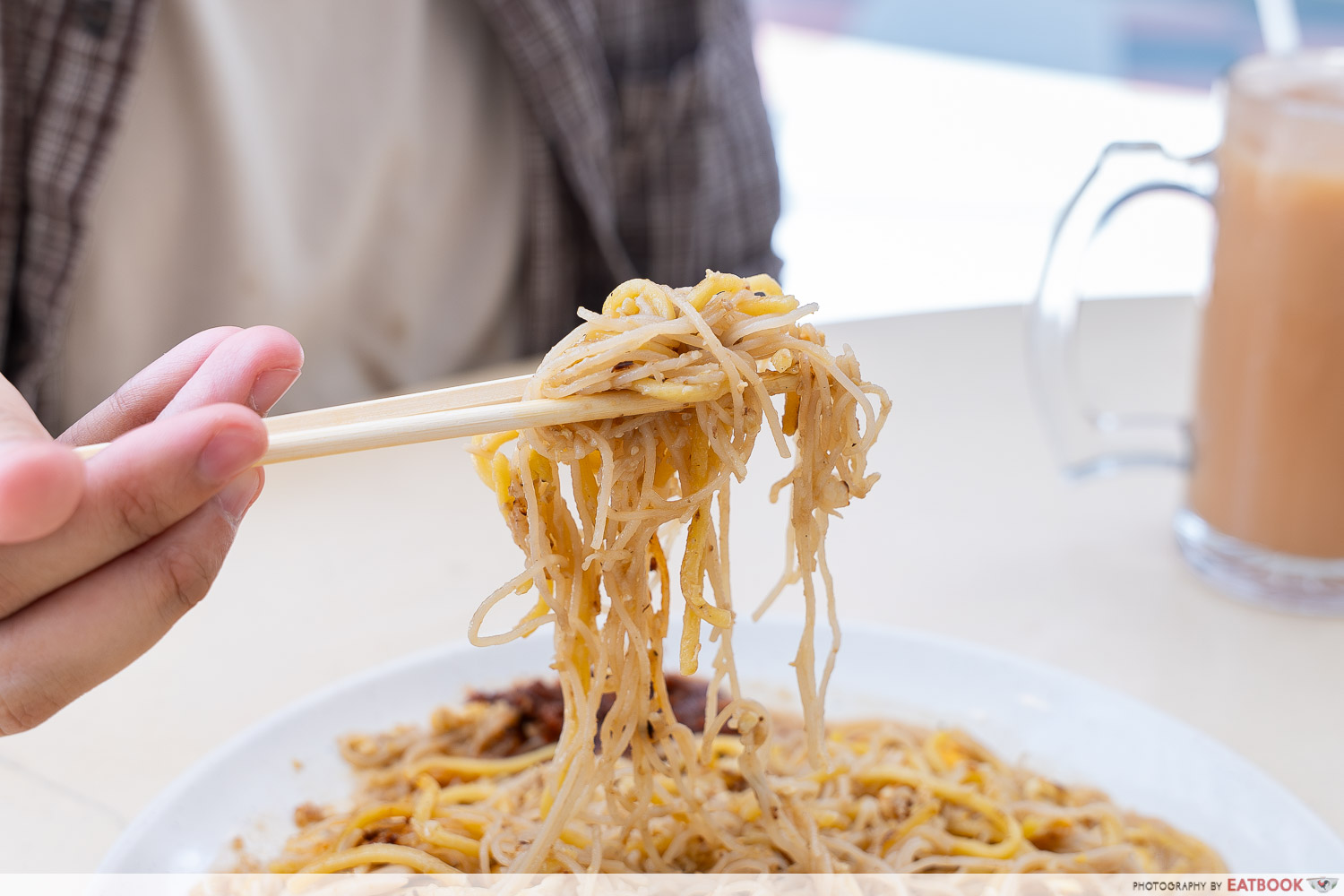 hokkien-man-hokkien-mee-toa-payoh-hokkien-mee-noodles-interaction