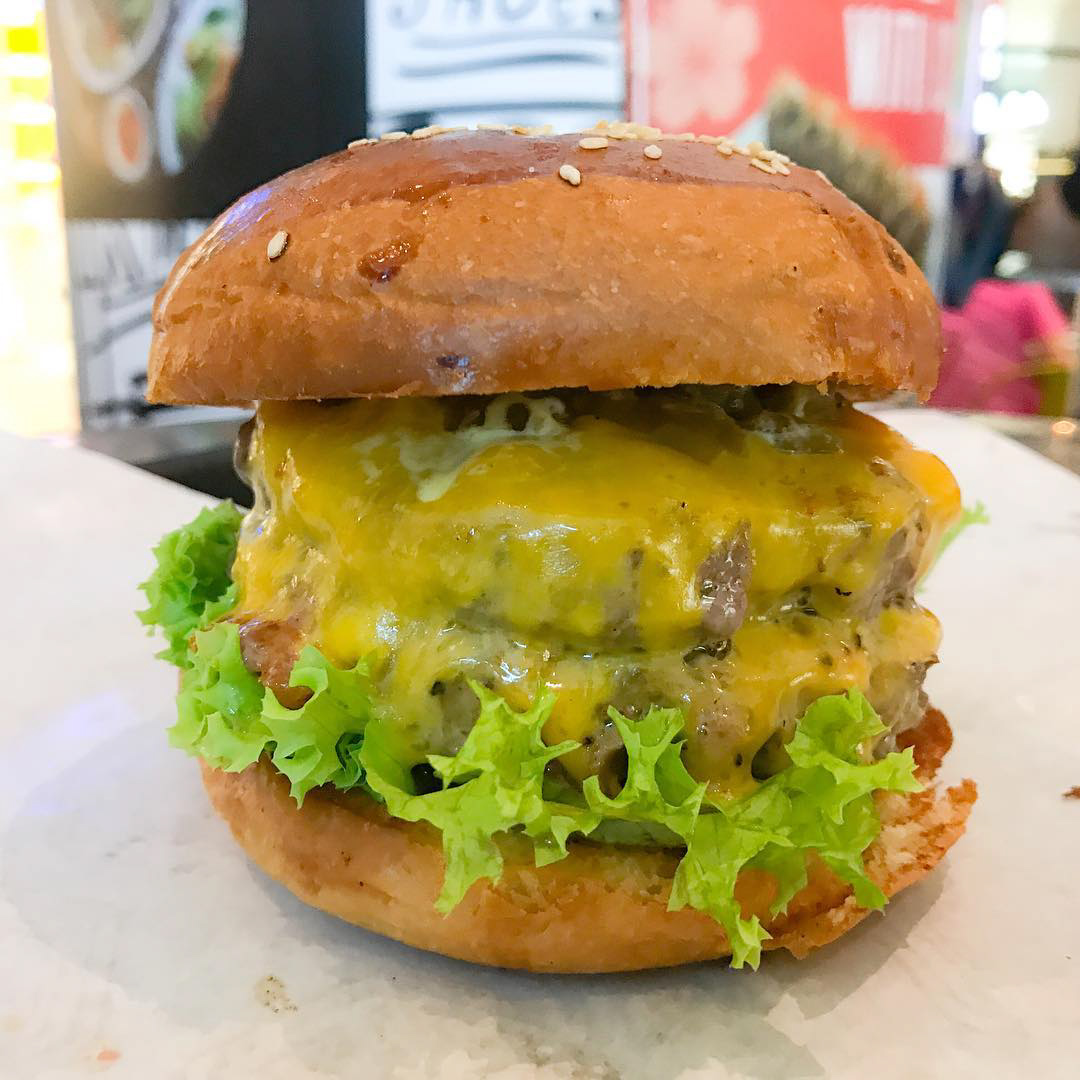 Best Burger Singapore Wolf Double cheeseburger