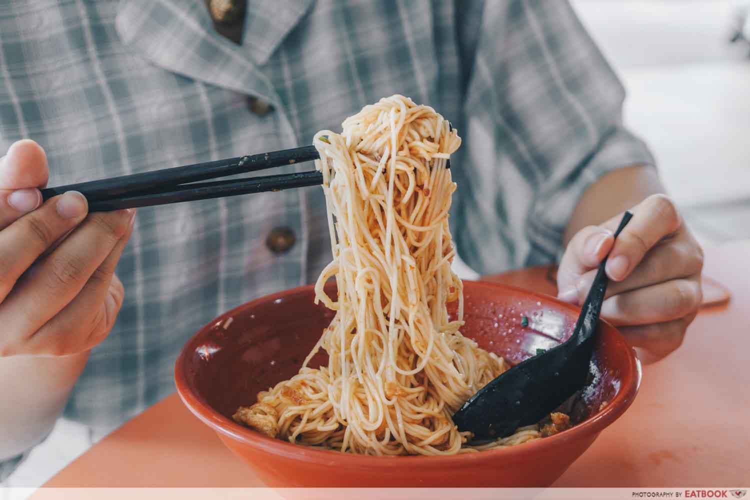 Hosay Mee Pok - Mee Sua interaction shot