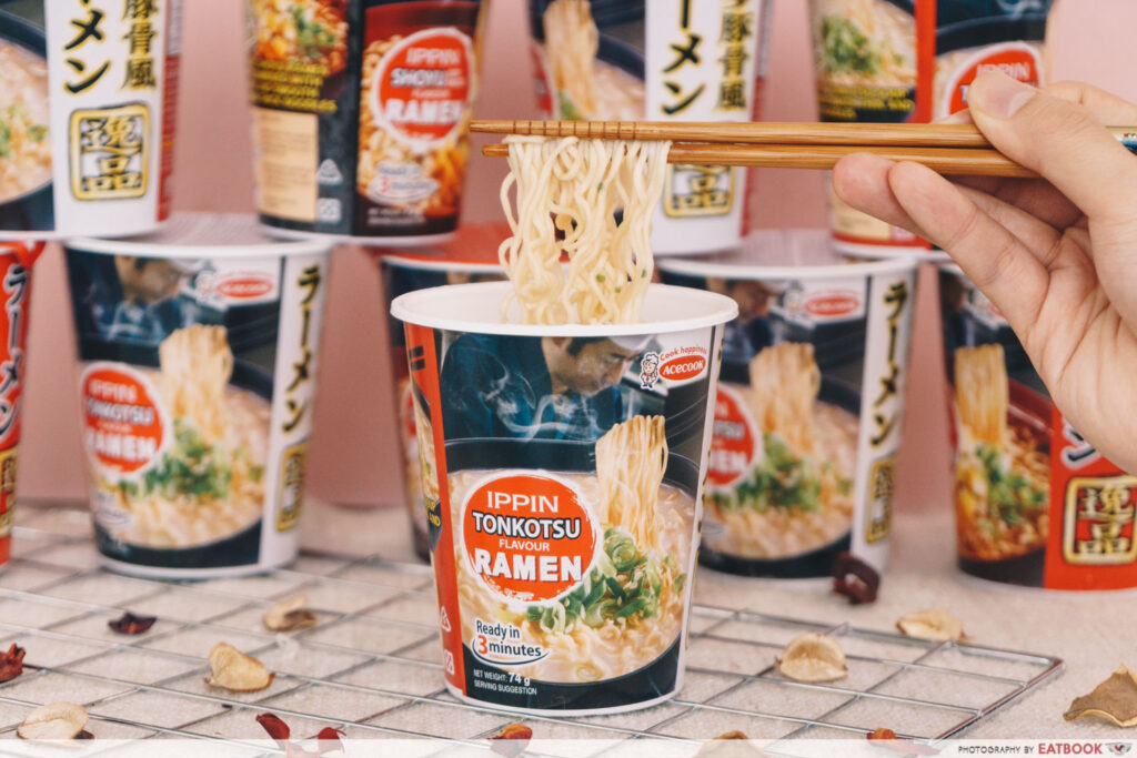 Ippin Ramen Tonkotsu ramen noodle pull