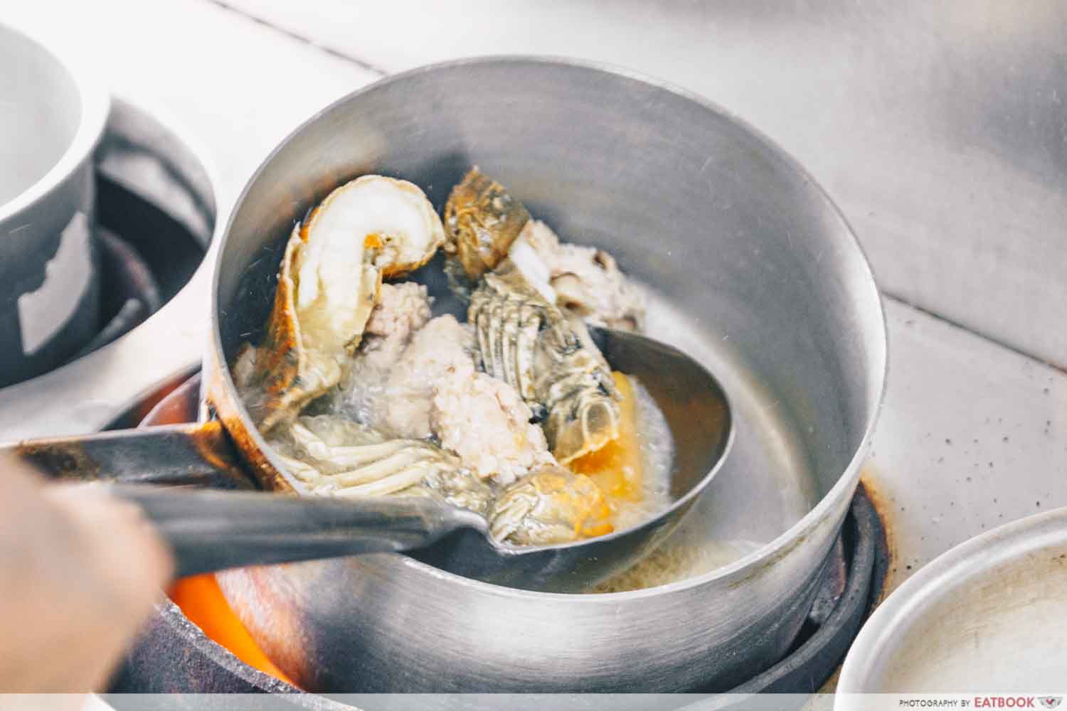 Jia Li Seafood Soup Cooking