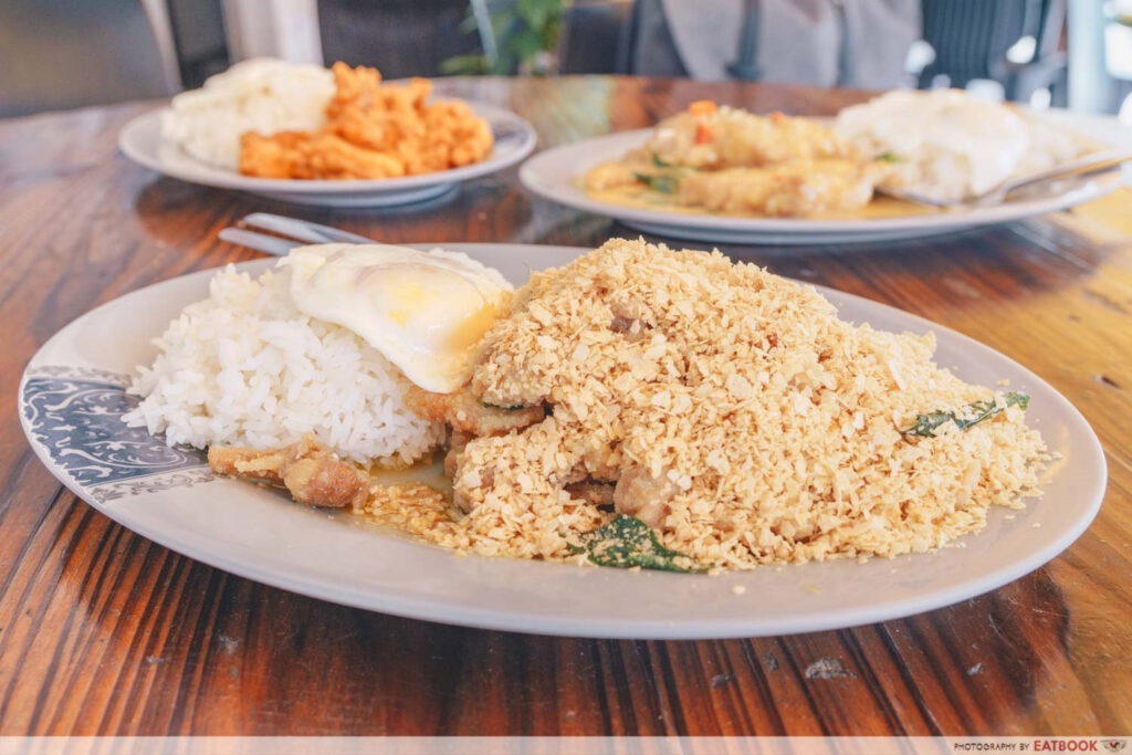 Jia Yuen Eating House Salted egg chicken intro shot