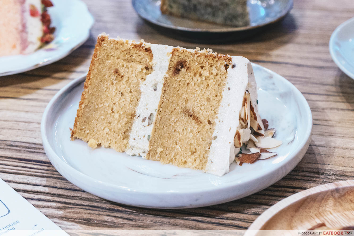 Die bessere Hälfte - Gula Melaka Avocado Kuchenstück