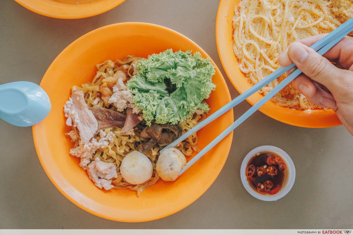 Yong Hua Delights - Minced meat and mushroom noodles intro shot