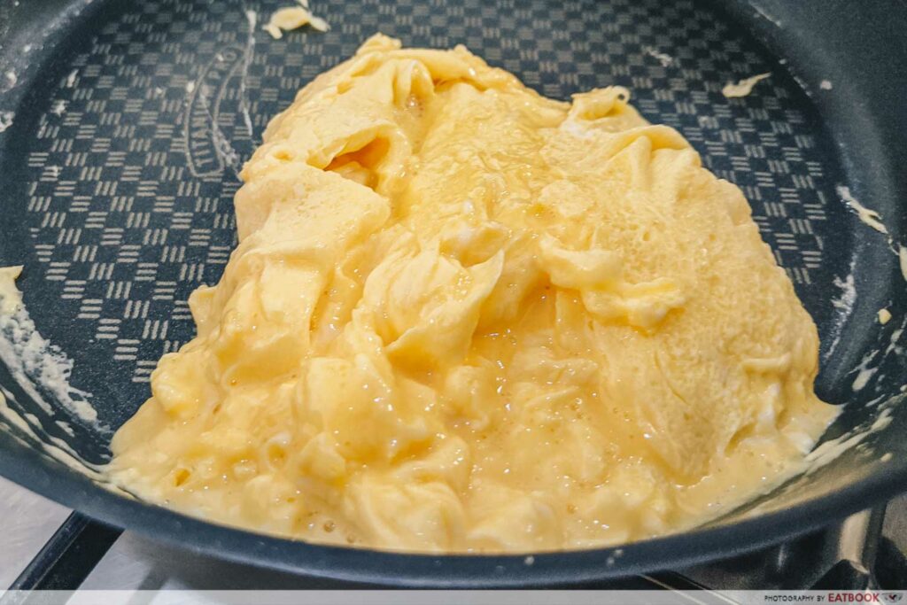 Easy scrambled egg recipes fluffy in pan