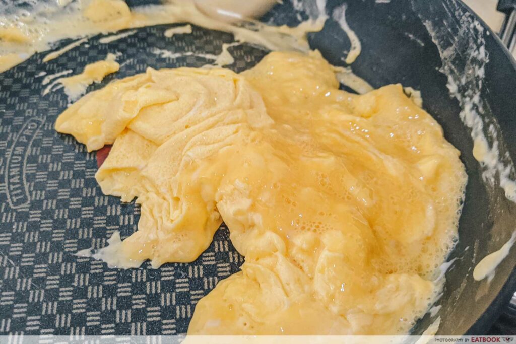 Easy scrambled egg recipes fluffy quick scramble