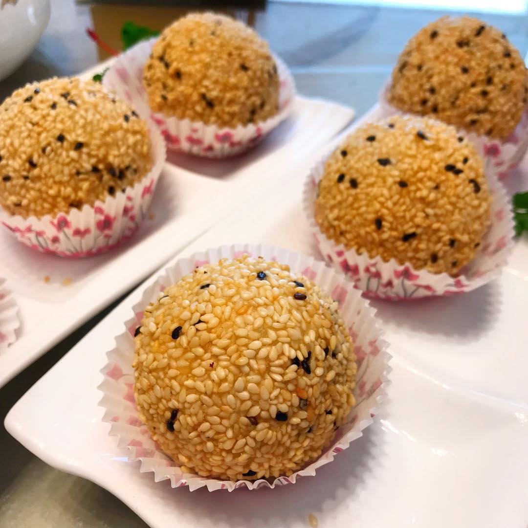 No-Bake Asian Desserts - Fried Sesame Balls